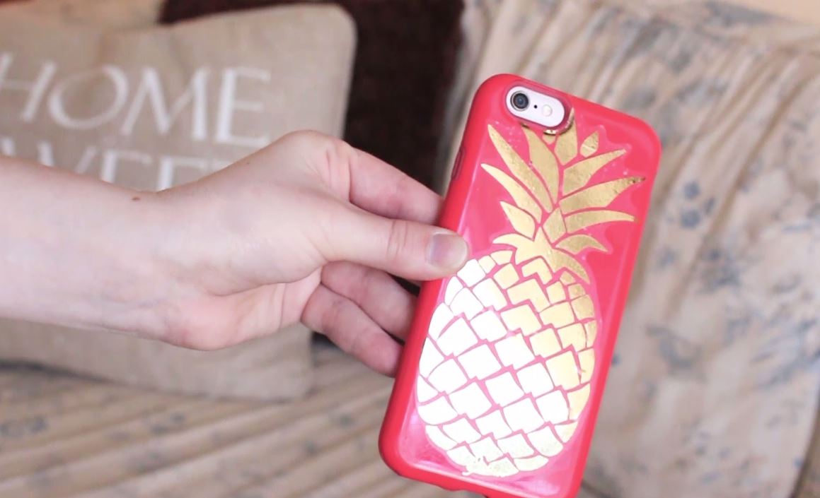 DIY pineapple iphone case